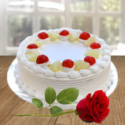 Yummy Vanilla Cake and charming Red Rose Yummy Vanilla Cake and charming Red Rose