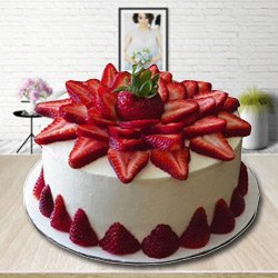 Plate-of-Comfort 2 Kg Strawberry Cake Plate-of-Comfort 2 Kg Strawberry Cake
