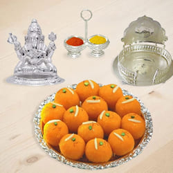 Auspicious Ganeshji Hamper with Sweets Auspicious Ganeshji Hamper with Sweets