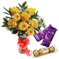 Blushing Yellow Roses Bouquet with Ferrero Rocher and Dairy Milk Silk Blushing Yellow Roses Bouquet with Ferrero Rocher and Dairy Milk Silk