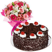 Colorful bouquet with yummy Cakes Colorful bouquet with yummy Cakes