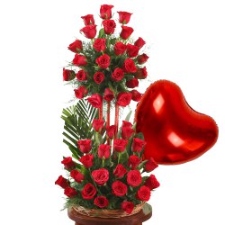 Fantastic Bouquet of 3 Dozen Roses in Red and a Heart-shaped Red Balloon Fantastic Bouquet of 3 Dozen Roses in Red and a Heart-shaped Red Balloon