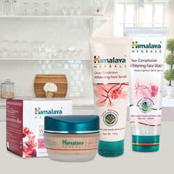 Delicate Gift of Complexion Care Combo Hamper from Himalaya Delicate Gift of Complexion Care Combo Hamper from Himalaya
