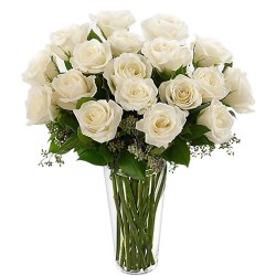 Charming White or Creamy Roses with a Vase Charming White or Creamy Roses with a Vase