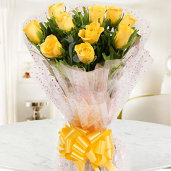 Touching 10 Yellow Roses of Friendship Touching 10 Yellow Roses of Friendship