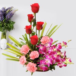 Simply Stunning Premium Arrangement of Flowers in a Basket Simply Stunning Premium Arrangement of Flowers in a Basket