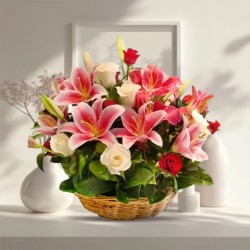 Lovely Arrangement of Pink Roses with Pink Lilies Lovely Arrangement of Pink Roses with Pink Lilies