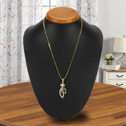Visually Tantalizing Gold Plated Necklace with Tranquil Leaf Pendant Visually Tantalizing Gold Plated Necklace with Tranquil Leaf Pendant