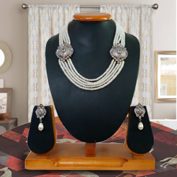 Beautiful Pearl Beaded Necklace Beautiful Pearl Beaded Necklace