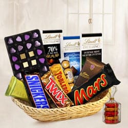 Signature Chocolate Basket Hamper Signature Chocolate Basket Hamper