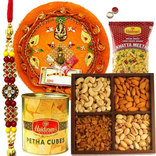 Arresting Moments of Togetherness Rakhi Hamper Arresting Moments of Togetherness Rakhi Hamper