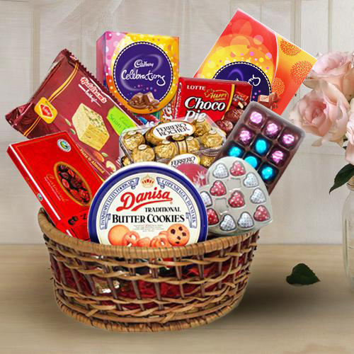 Delicious Chocolate Assortment Hamper Basket Delicious Chocolate Assortment Hamper Basket